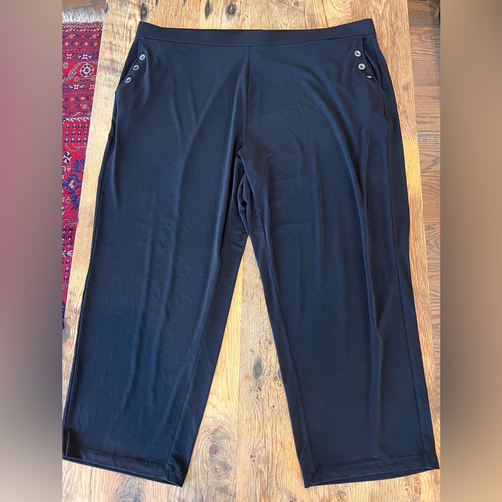 Susan Graver Women’s Capri Black Pants